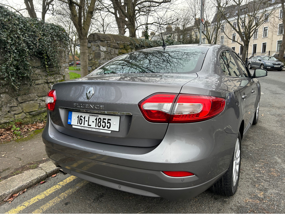 2016 Renault Fluence - image 5