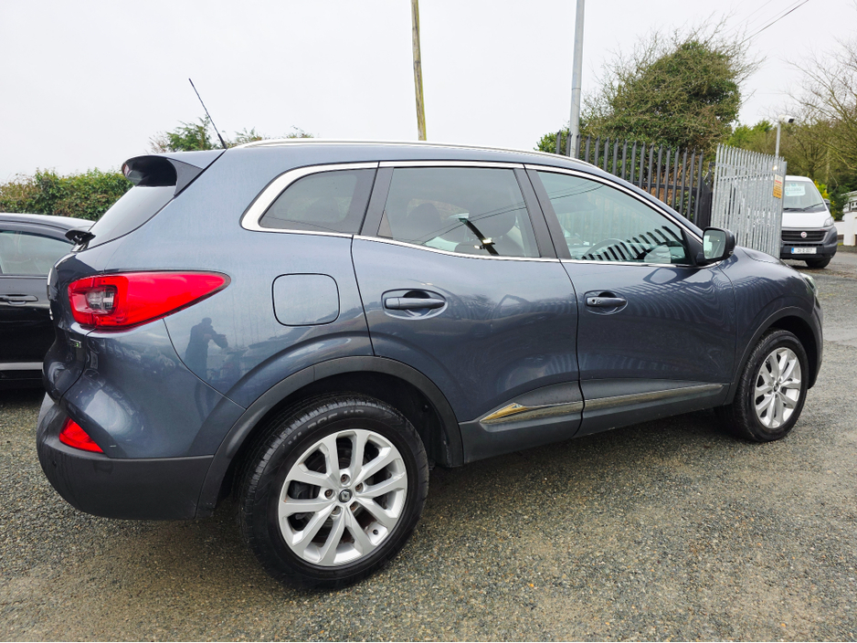 2016 Renault Kadjar - image 5