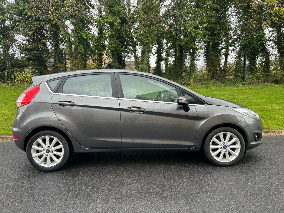 2017 Ford Fiesta - image 4