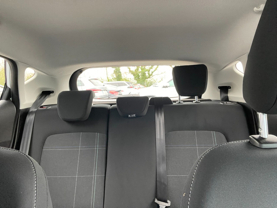 2020 Ford Fiesta - image 10