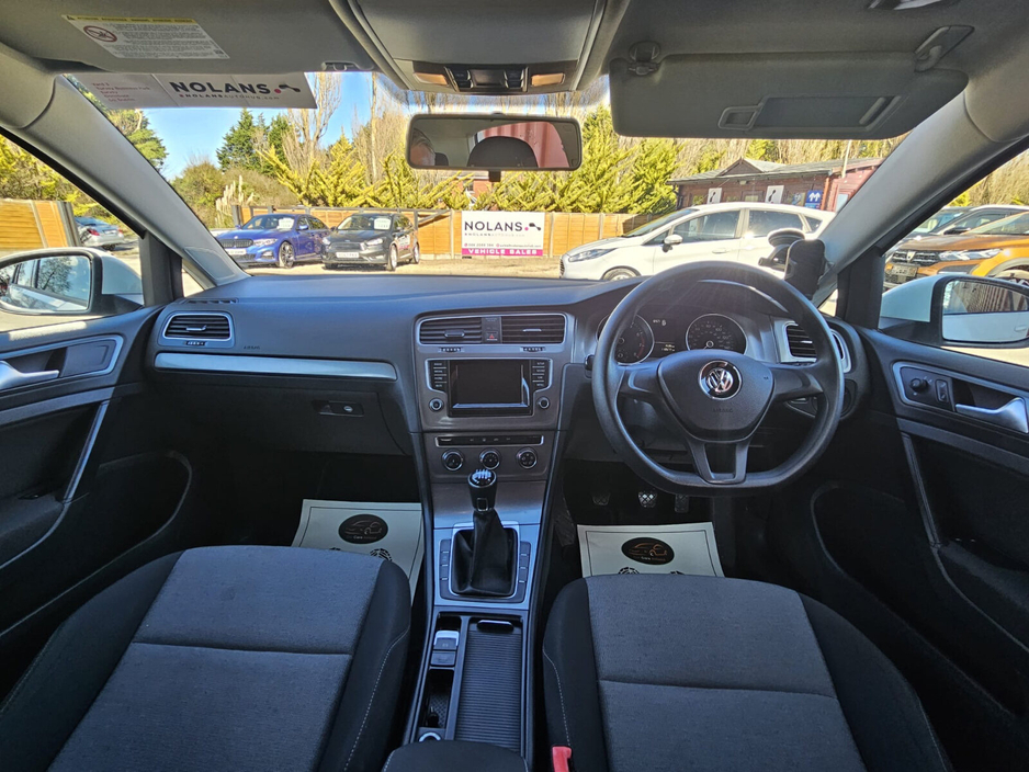 2013 Volkswagen Golf - image 22