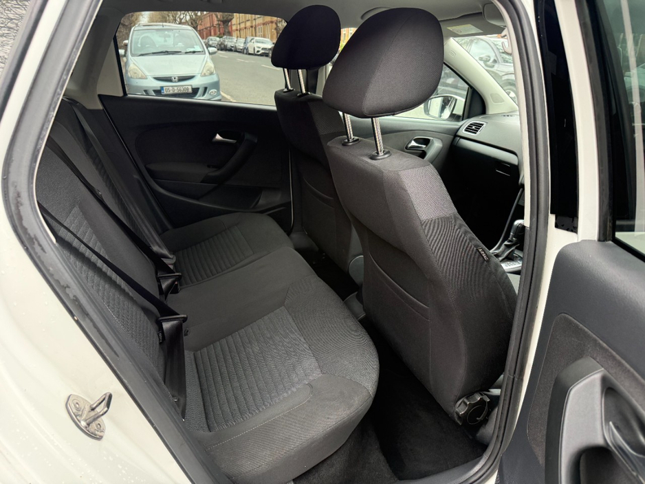 2013 Volkswagen Polo - image 12