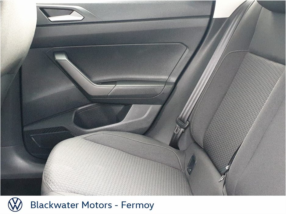 2020 Volkswagen Polo - image 7