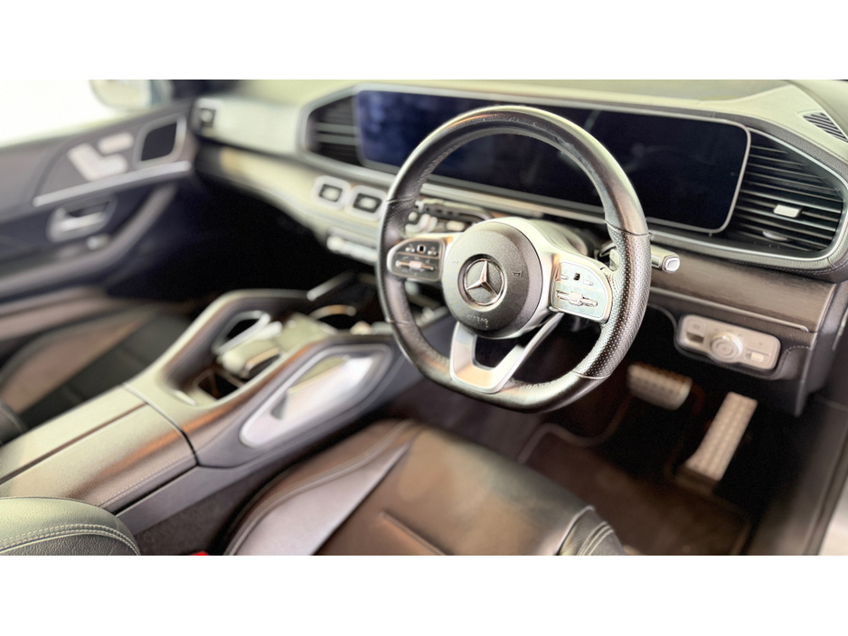 2022 Mercedes-Benz GLE Class - image 3