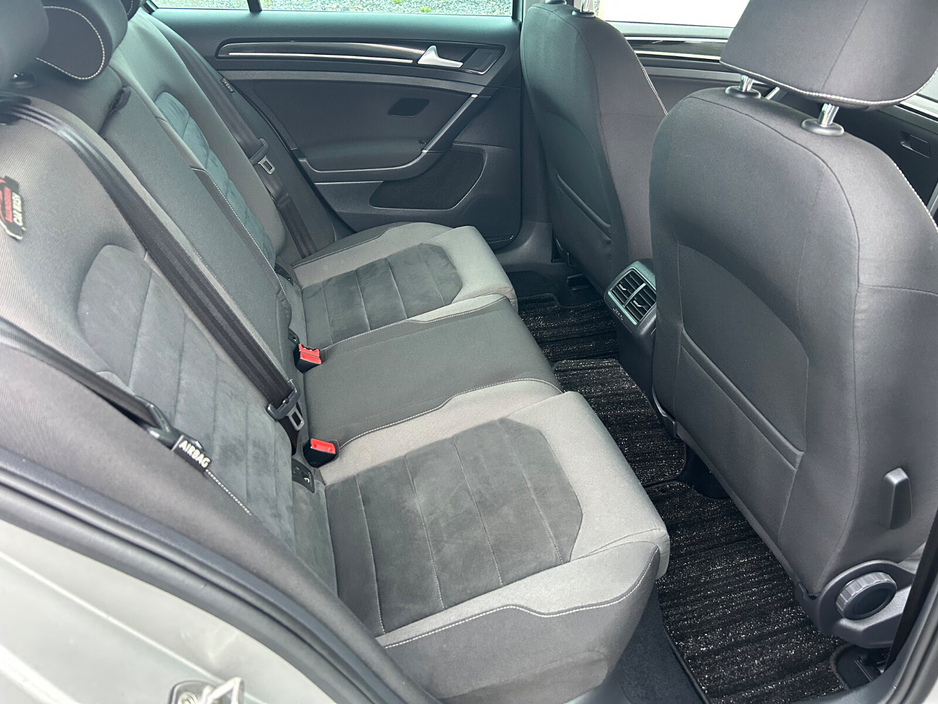 2018 Volkswagen Golf - image 23