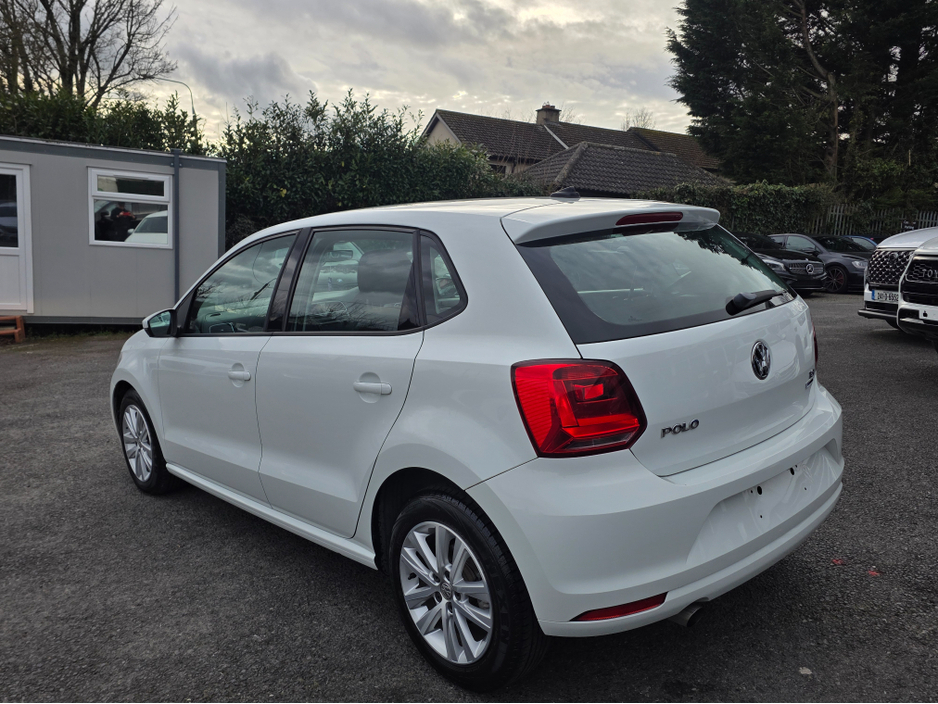 2016 Volkswagen Polo - image 13