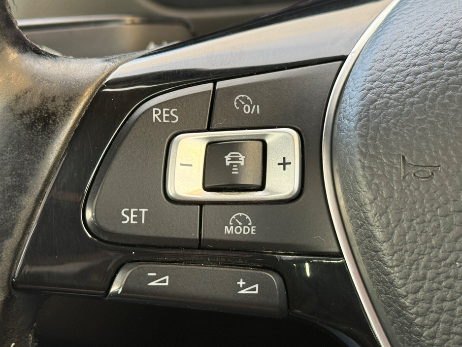 2017 Volkswagen Tiguan - image 21