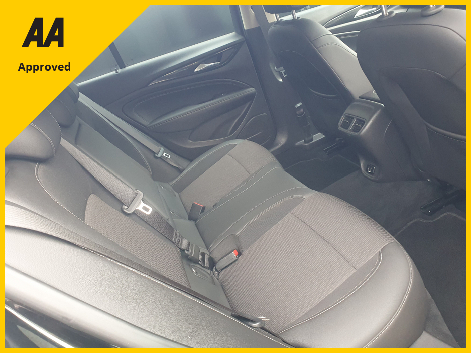 2017 Vauxhall Insignia - image 13