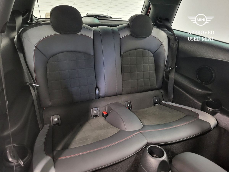 2023 MINI Hatch - image 11
