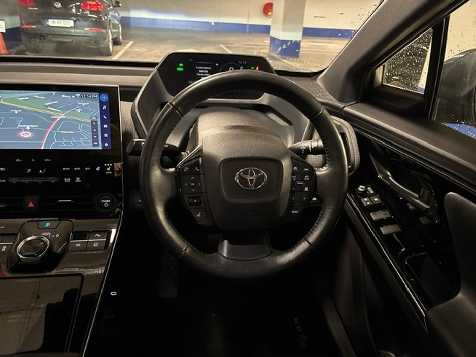 2022 Toyota bZ4X SPORT 11KW EV AUTOMATIC // HEATED SEATS & STEERING WHEEL // REAR CAMERA & PARK ASSIST // APPLE CARPLAY/ANDROID AUTO // POWER TAILGATE // FULL WARRANTY €26,945