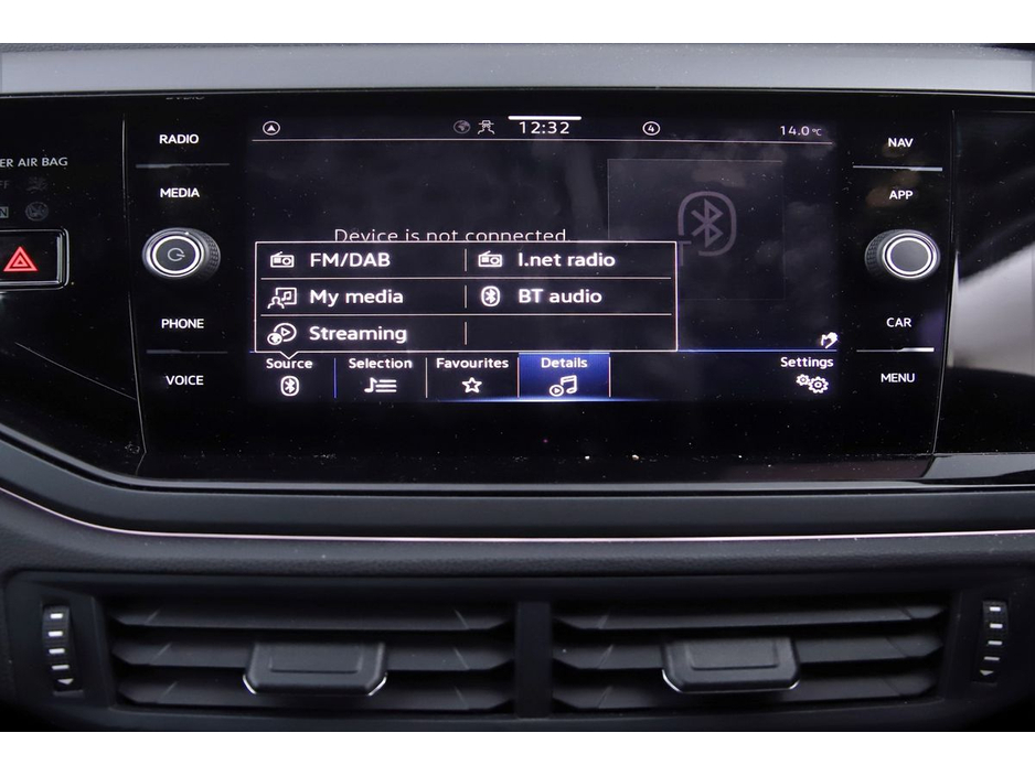 2023 Volkswagen Polo - image 17