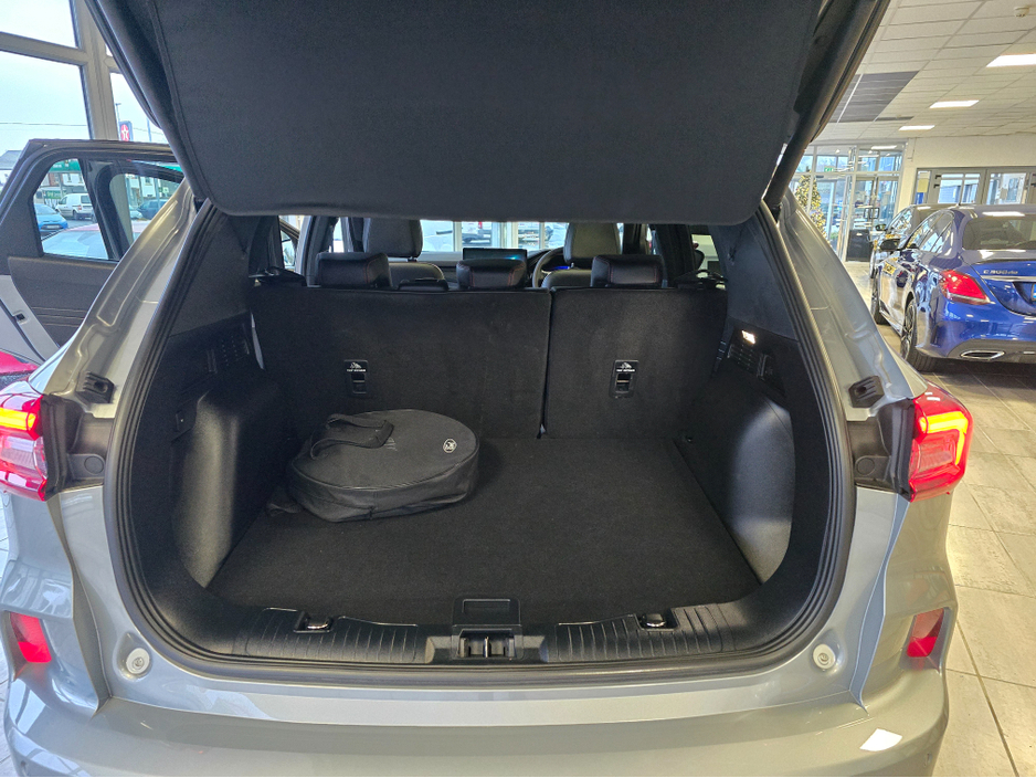 2025 Ford Kuga ST-LINE X PHEV PAN ROOF €42,900