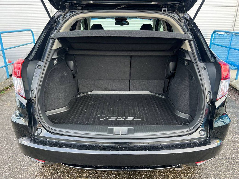 2016 Honda Vezel - image 13