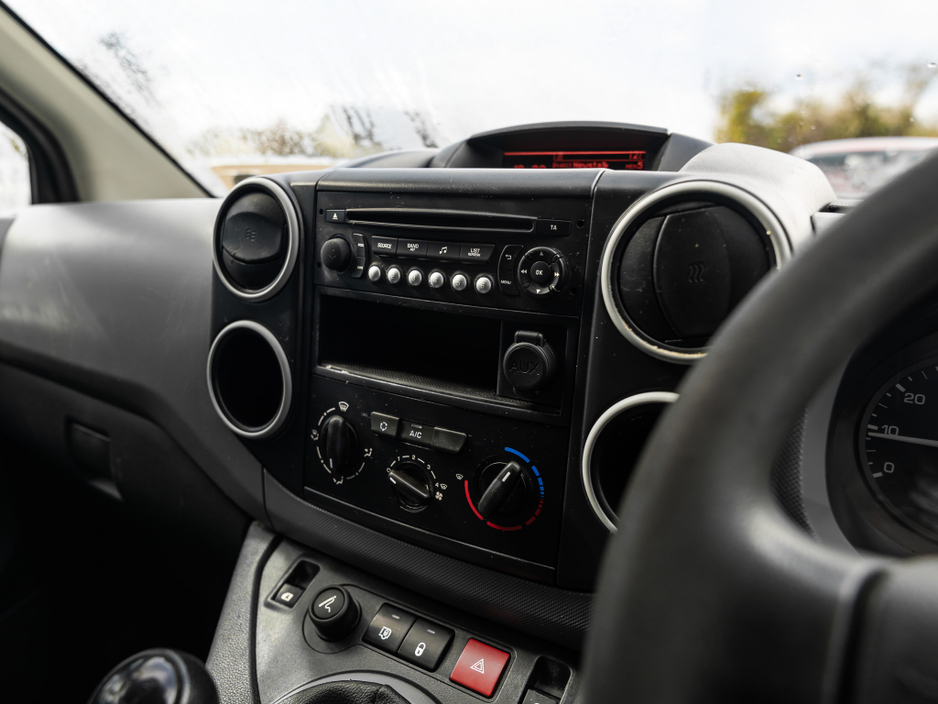 2015 Citroen Berlingo - image 13