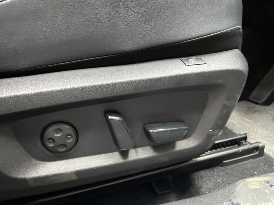 2023 Mitsubishi Outlander - image 13