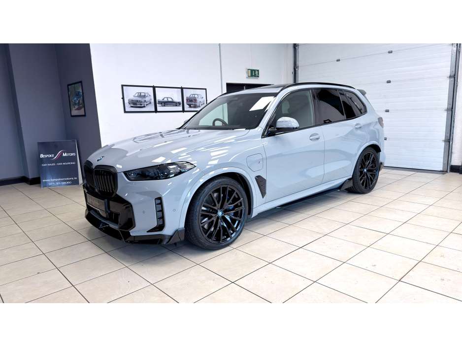 2025 BMW X5 - image 27