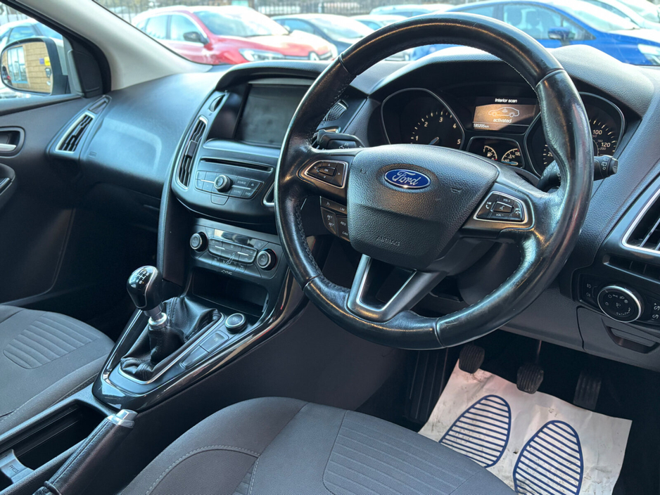 2015 Ford Focus - image 5