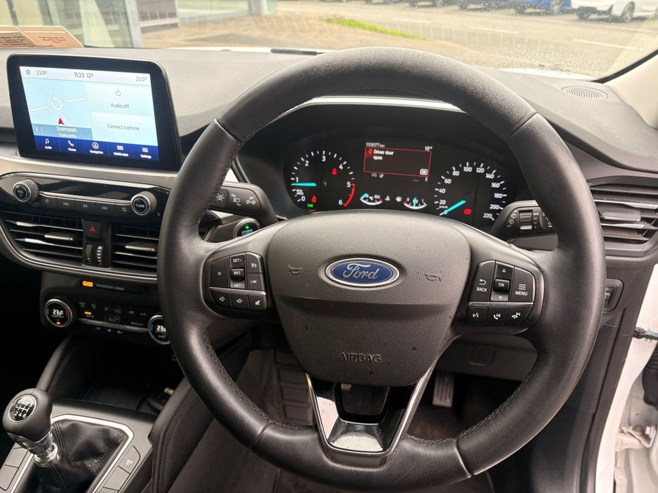 2020 Ford Kuga - image 8