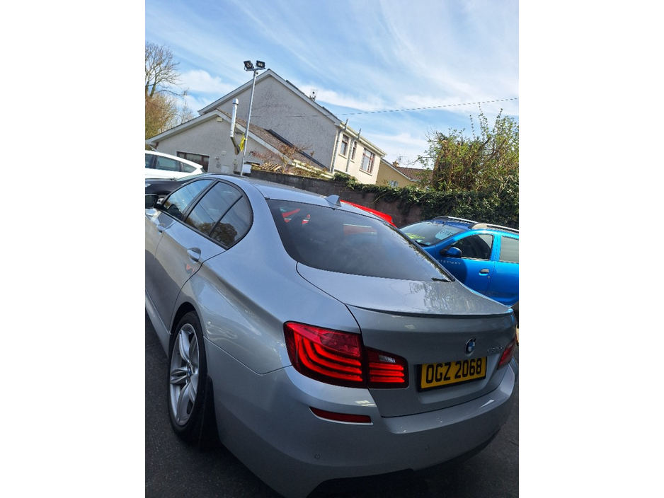 2016 BMW 5 Series - image 8