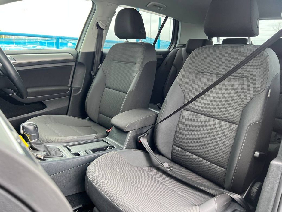 2015 Volkswagen Golf - image 6