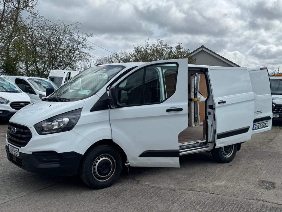 2022 Ford Transit Custom - image 10