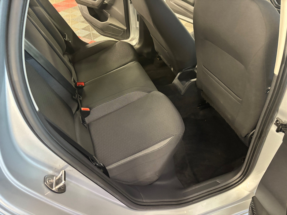 2022 Volkswagen Polo - image 11