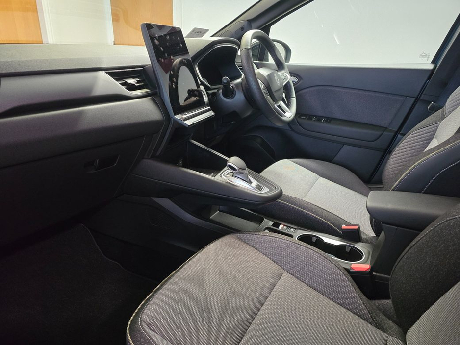 2025 Renault Symbioz - image 8