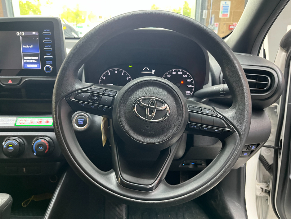 2020 Toyota Yaris - image 7