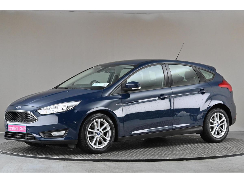 2016 Ford Focus - image 4