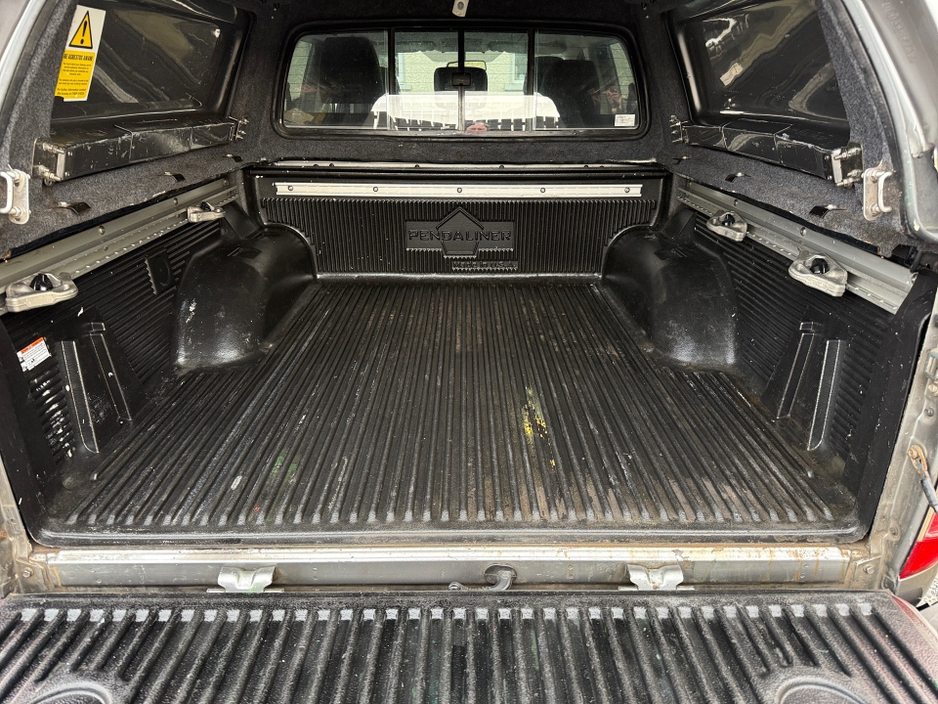 2019 Nissan Navara TEKNA 2.3 DCI 190 **FULLY KITTED**NO VAT**FSH**MINT**ONE UK OWNER** €22,450