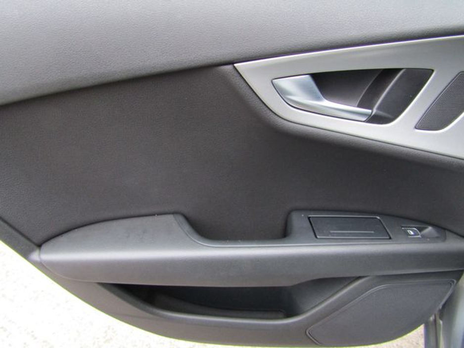 2012 Audi A7 - image 29