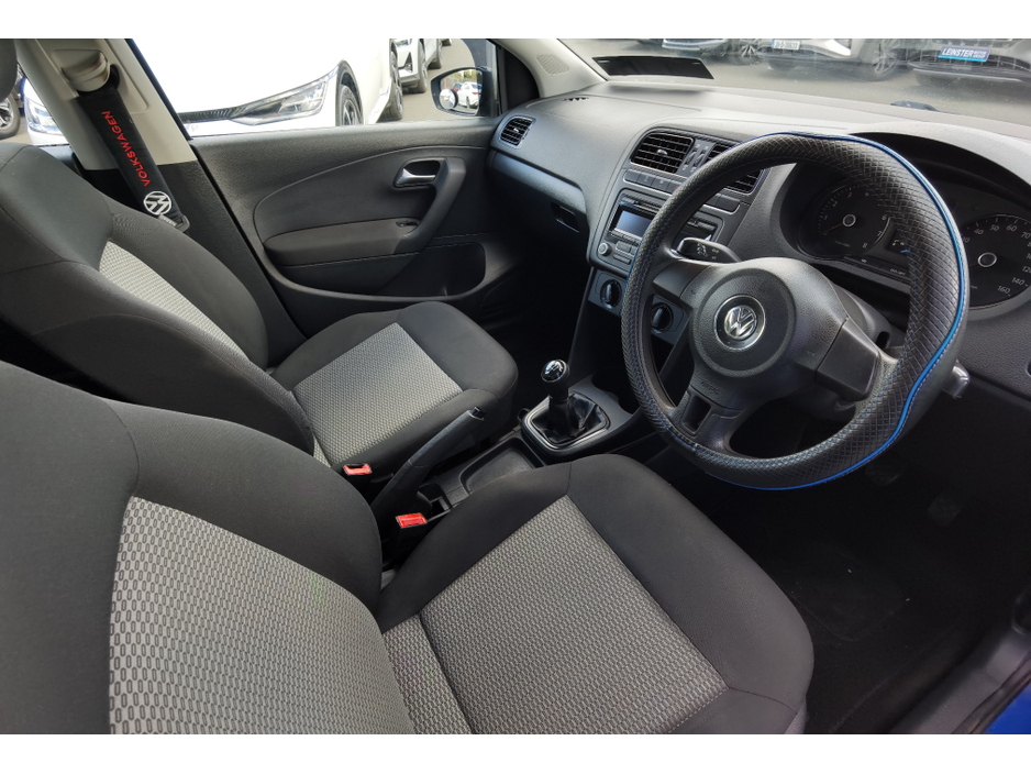 2013 Volkswagen Polo - image 8