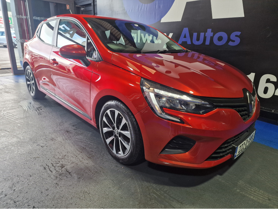 2022 Renault Clio - image 12