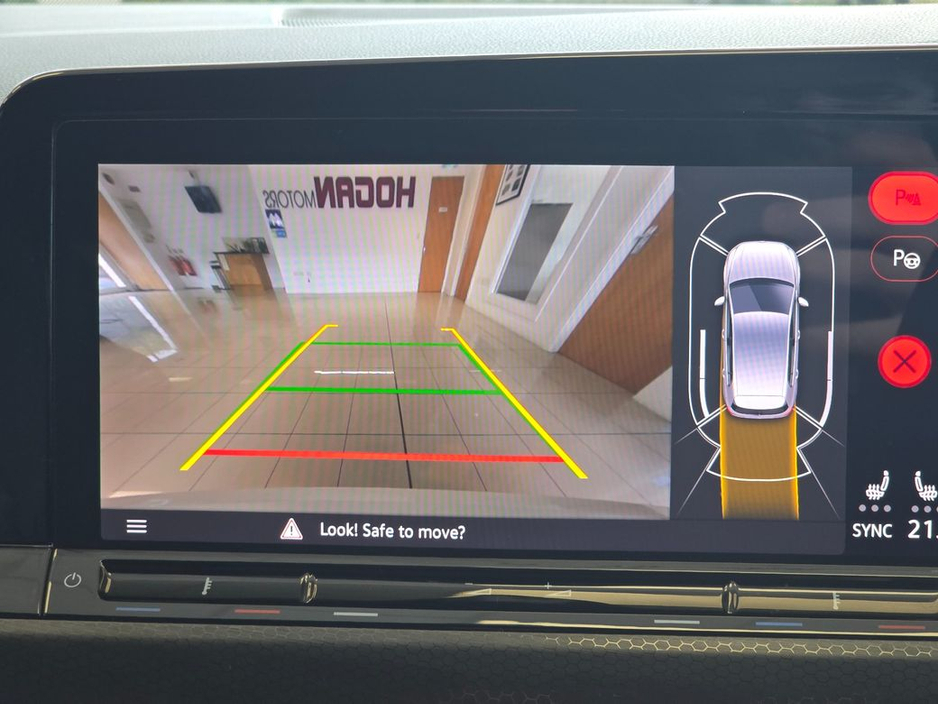 2024 Volkswagen Golf - image 11