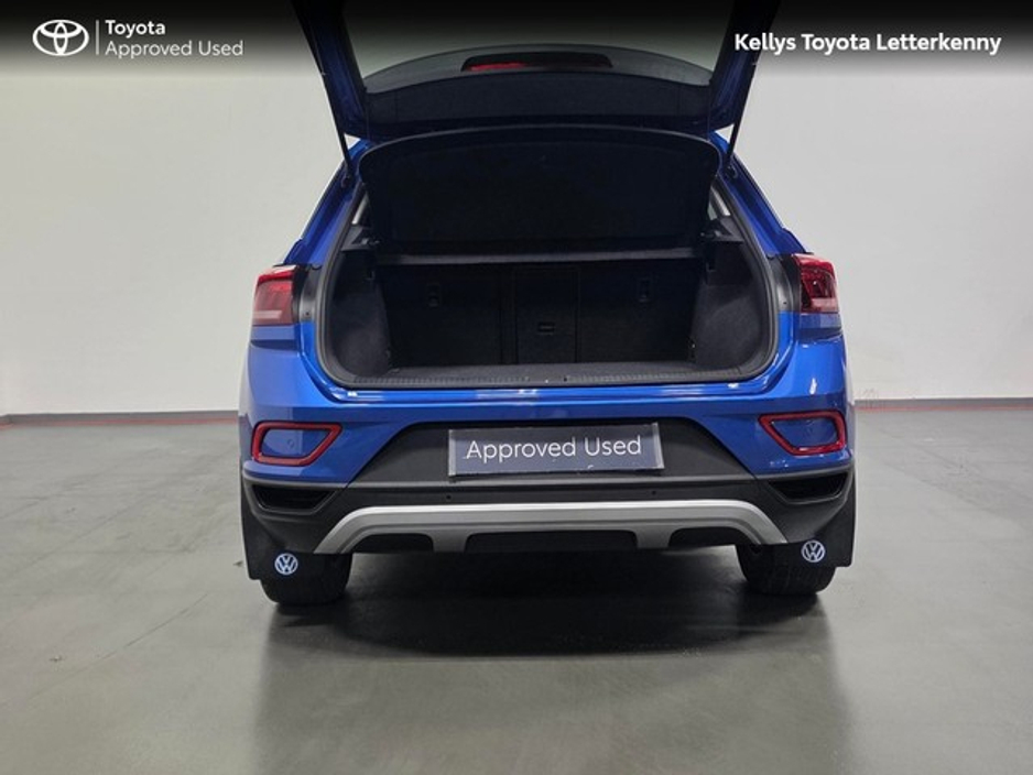 2022 Volkswagen T-Roc - image 10