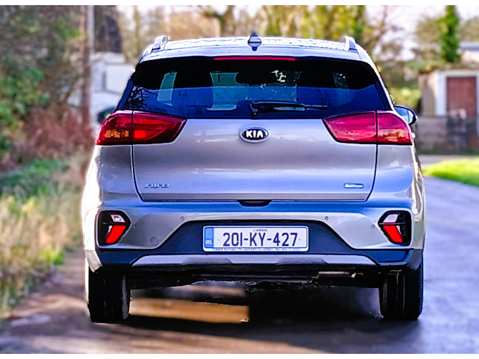 2020 Kia Niro - image 4