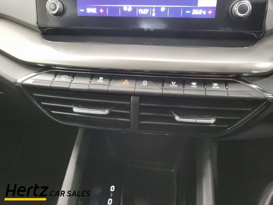 2024 Skoda Octavia - image 21