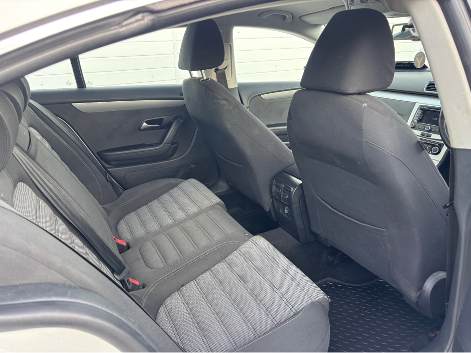 2012 Volkswagen Passat CC - image 4