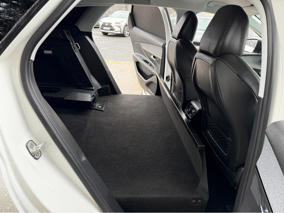 2020 Peugeot 3008 WIRELESS PHONE CHARGER..2 KEYS €8,048