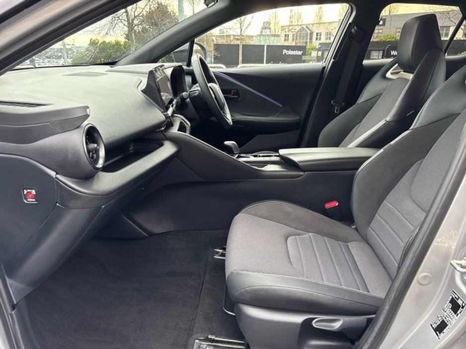 2025 Toyota C-HR - image 6