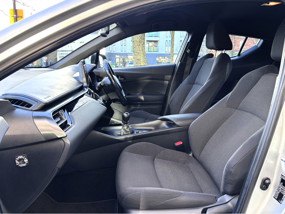 2017 Toyota C-HR 1.2T LUNA 4DR €16,950
