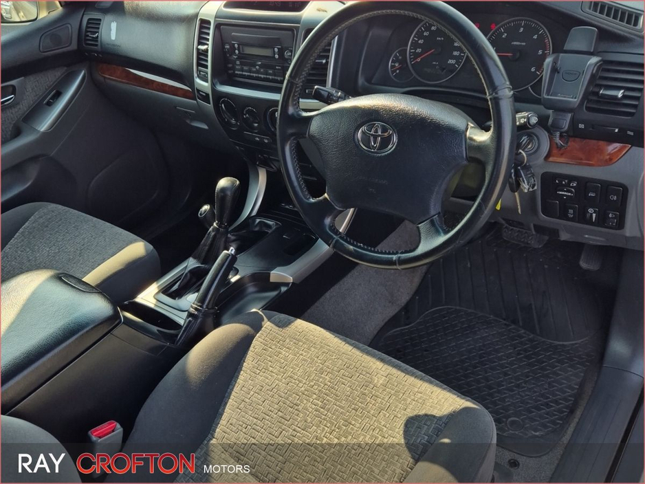 2006 Toyota Landcruiser - image 2