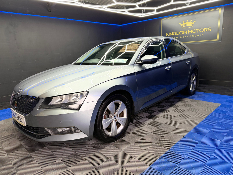 2016 Skoda Superb - image 7