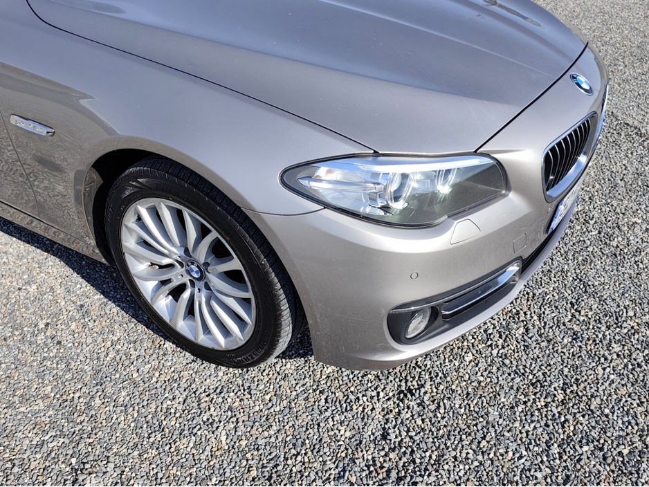 2015 BMW 5 Series - image 7