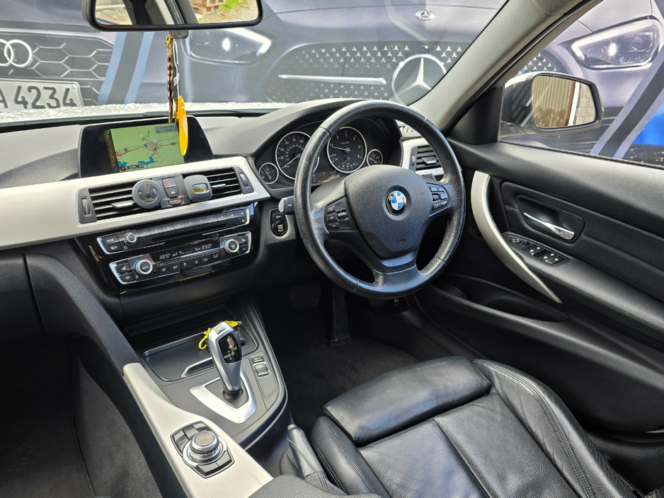 2017 BMW 3 Series - image 15