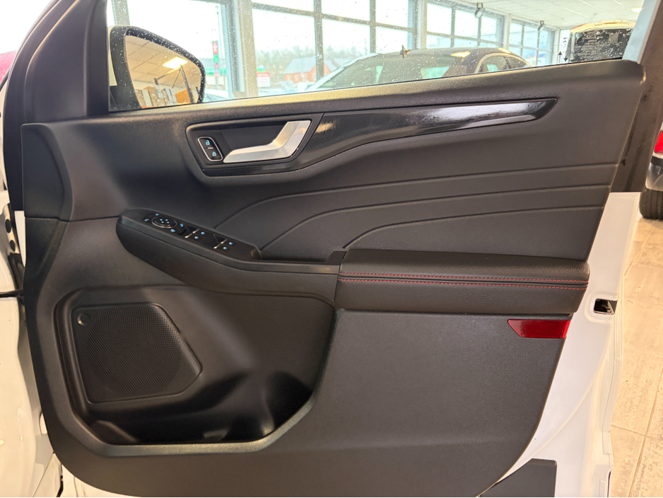 2022 Ford Kuga ST LINE X PHEV PAN ROOF €25,900