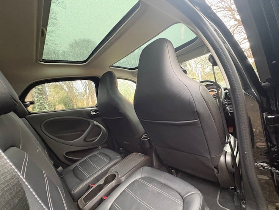2021 Smart Forfour - image 20