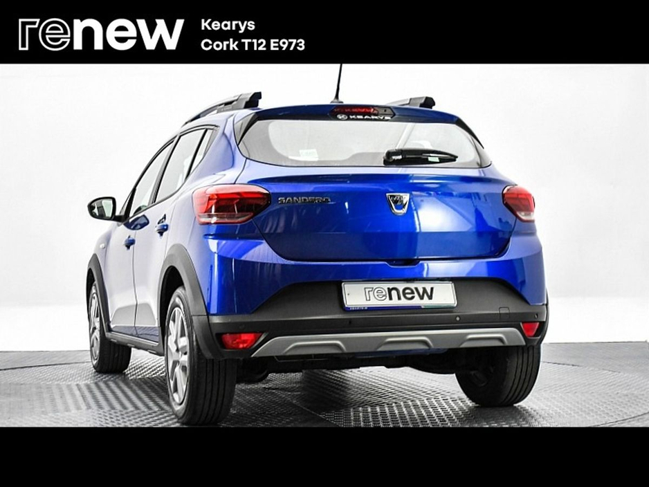 2021 Dacia Sandero Stepway - image 3