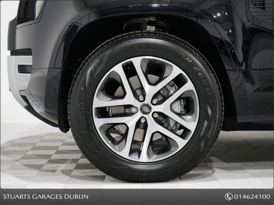 2023 Land Rover Defender - image 9