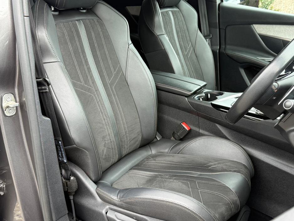 2021 Peugeot 3008 - image 18